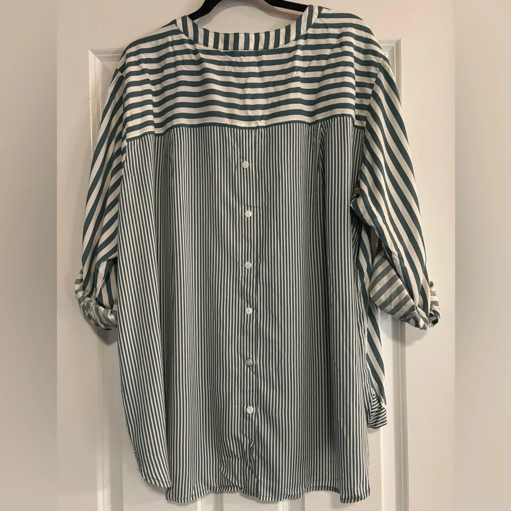 NWT Jane & Delaney Striped Green and White Women's Top, size 2X - Picture 6 of 8
